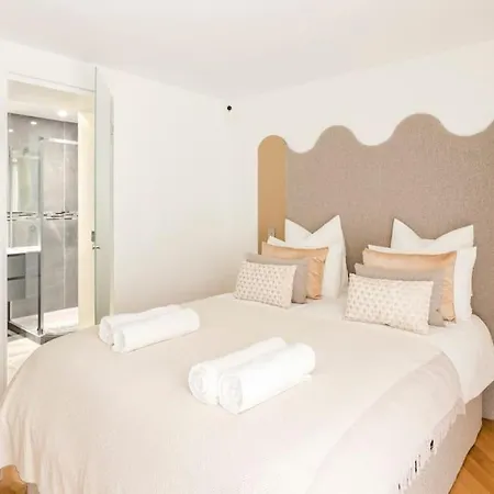 Wonderful Luxe Duplex, Eiffel Tower 8p
