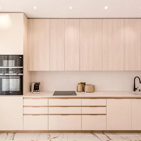 Wonderful Luxe Duplex, Eiffel Tower 8p Paris