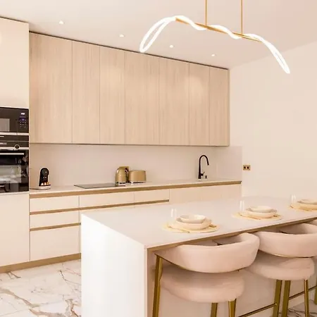 Wonderful Luxe Duplex, Eiffel Tower 8p