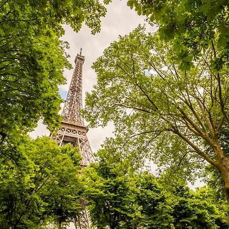 Wonderful Luxe Duplex, Eiffel Tower 8p